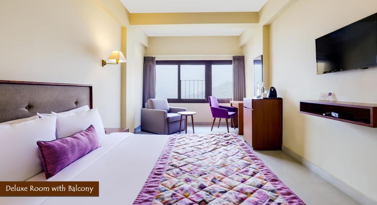 גנגטוק Mount Himalayan Hotel מראה חיצוני תמונה