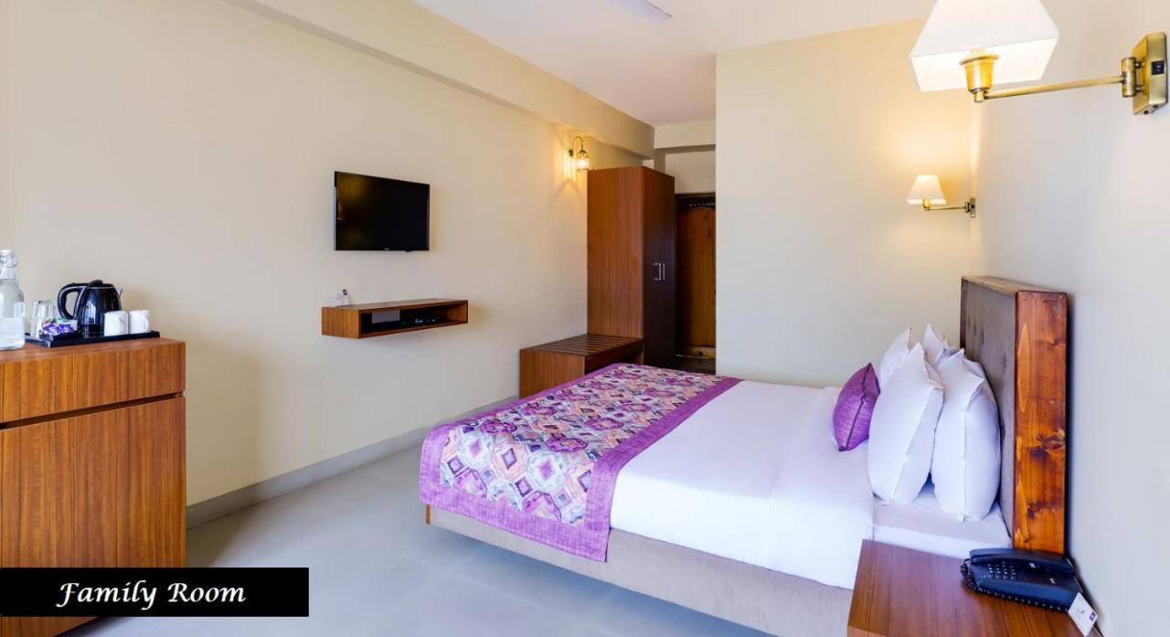 גנגטוק Mount Himalayan Hotel מראה חיצוני תמונה